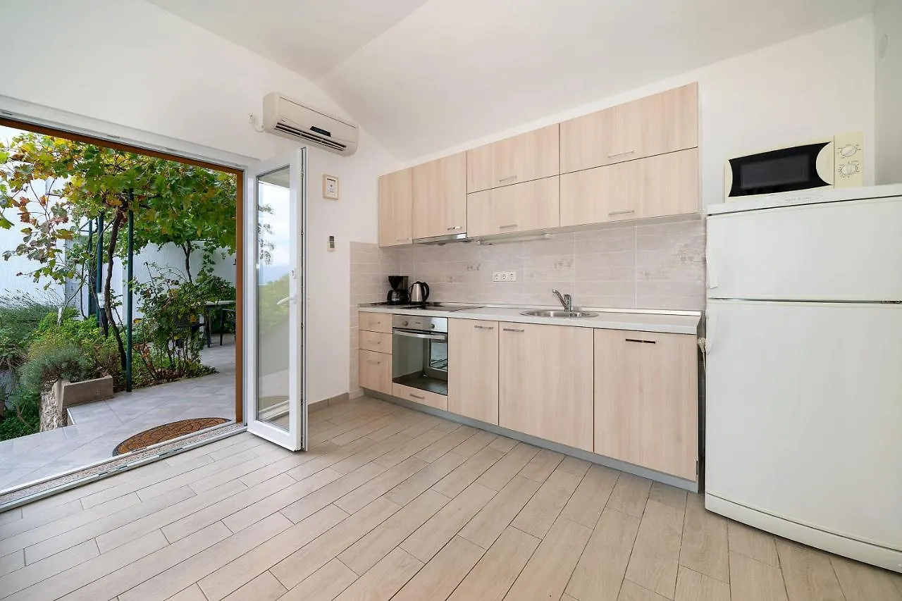 Apartments Juranic I  Baska (Krk)